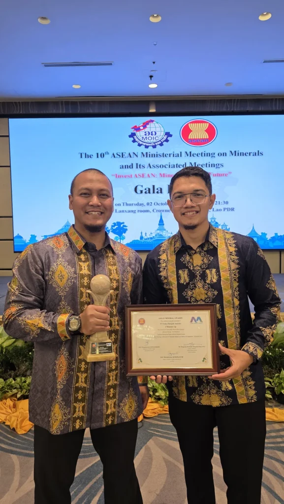 Penghargaan 1st Runner Up kategori Best Practices in Sustainable Mineral Development Mineral Mining (Non-Metallic) dalam ajang ASEAN Mineral Awards